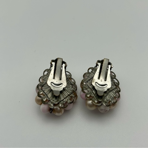 Vintage Oval Pink Faux Marble Beaded Clip On Earrings with Faux Pearls - Picture 6 of 7